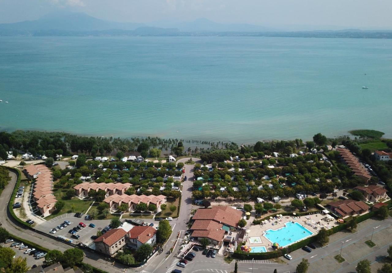 Ohana Apartments Camping Tiglio Sirmione Exterior foto
